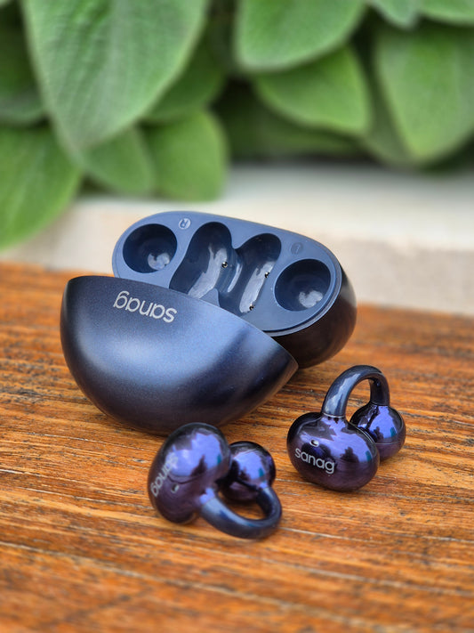 Earbuds clip-on