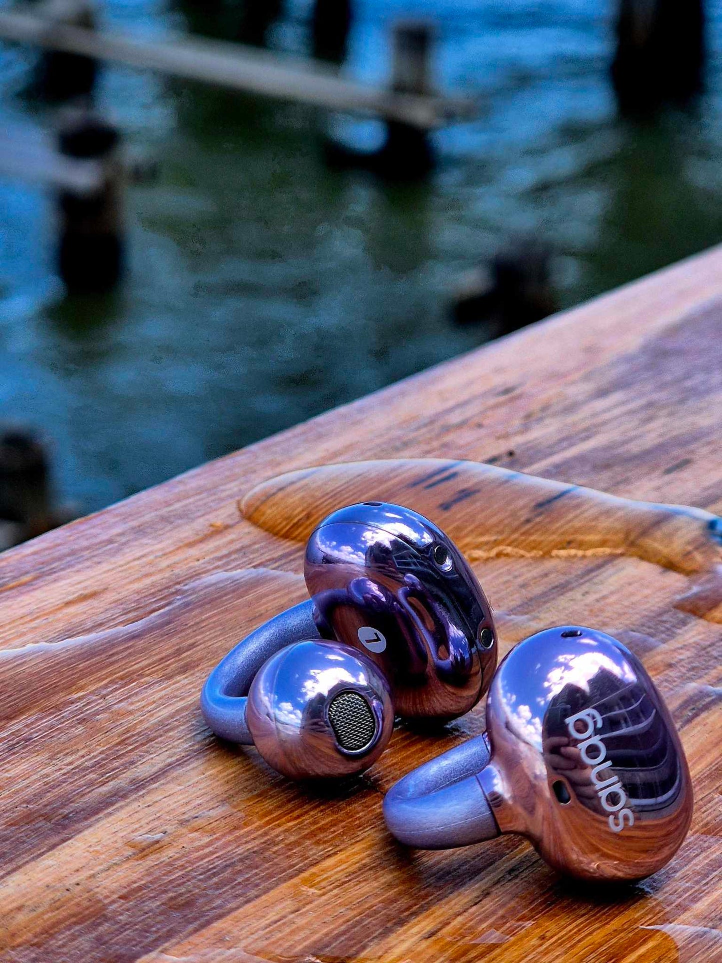 Ear buds clip-on